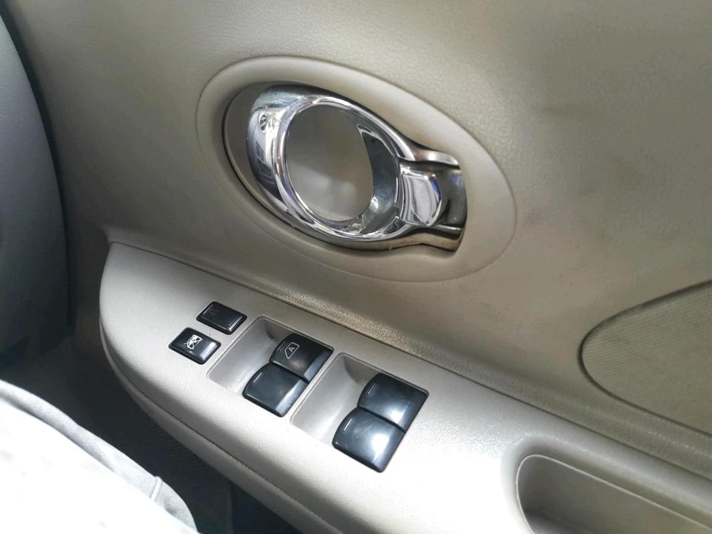 2011 Nissan Micra XV PREMIUM DIESEL, Diesel, Manual, 58,906 km, interior