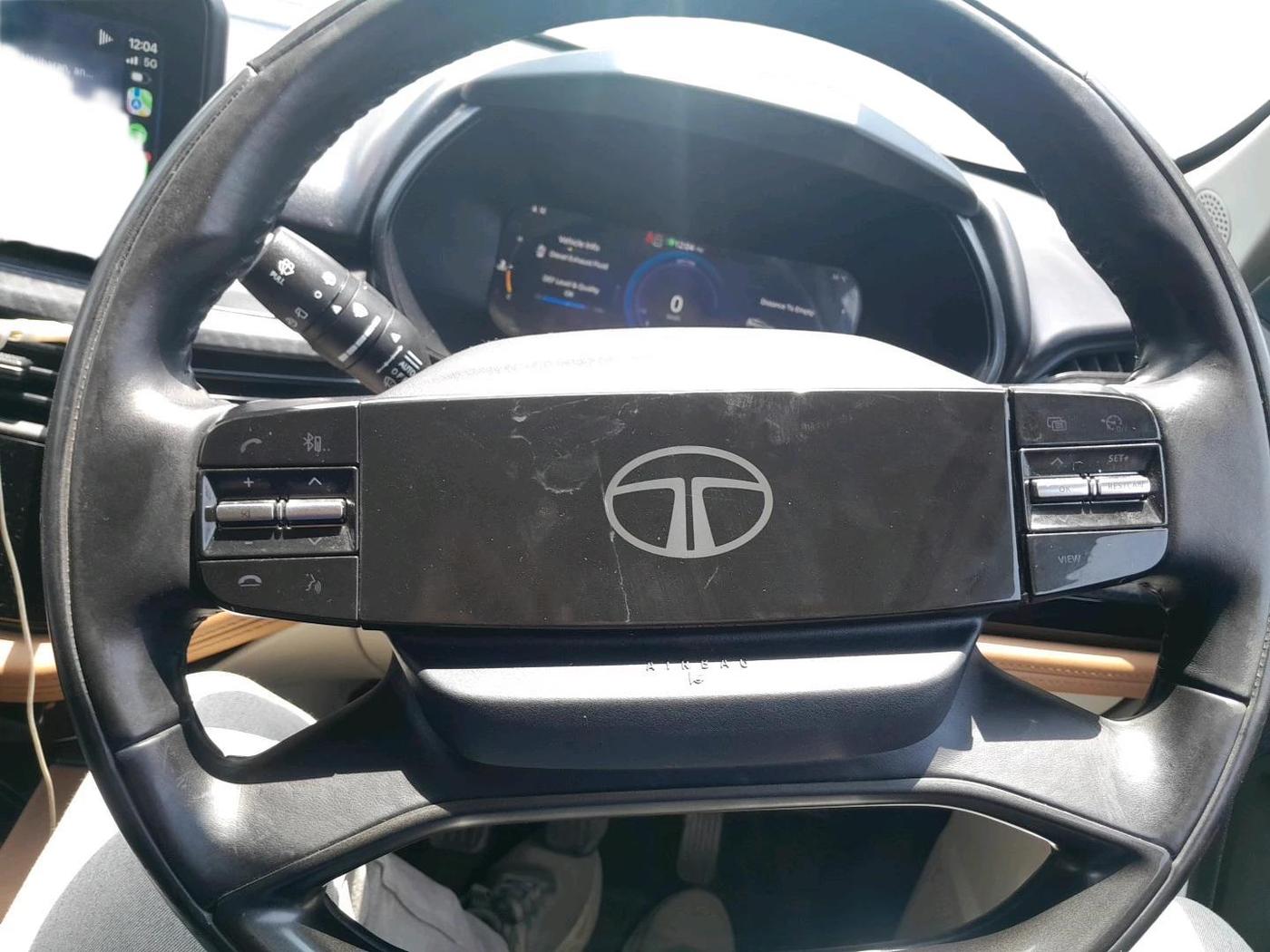 2024 Tata Safari ADVENTURE PLUS, Diesel, Manual, 37,000 km, interior