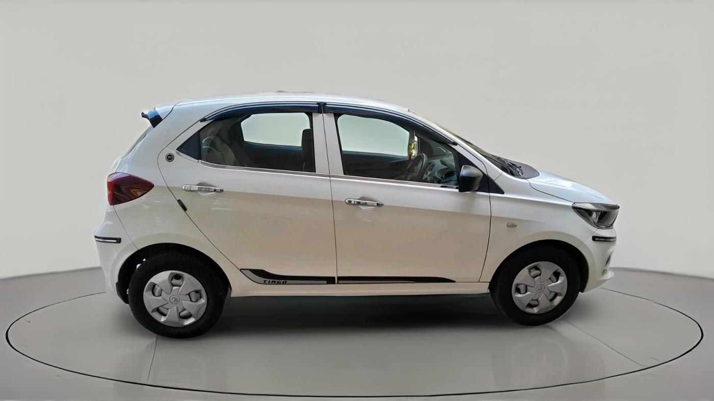 2023 Tata Tiago XM CNG, CNG, Manual, 44,295 km, exterior