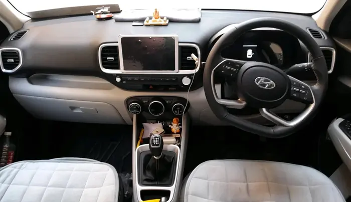 2025 Hyundai VENUE SX (O) 1.5 CRDI, Diesel, Manual, 5,694 km, interior