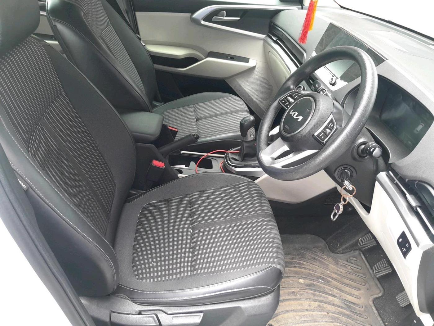 2022 KIA CARENS PRESTIGE 1.5 PETROL 7 STR, Petrol, Manual, 16,671 km, interior