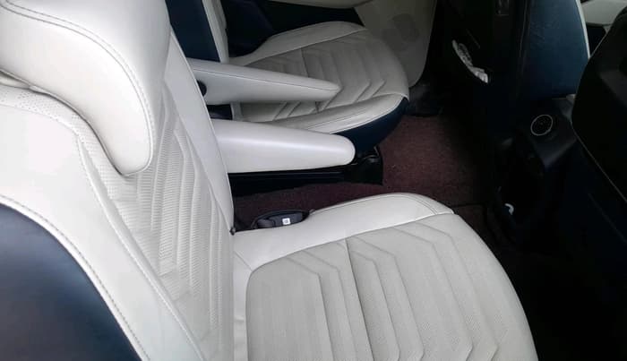 2022 KIA CARENS LUXURY PLUS 1.4 PETROL DCT 6 STR, Petrol, Automatic, 86,010 km, interior