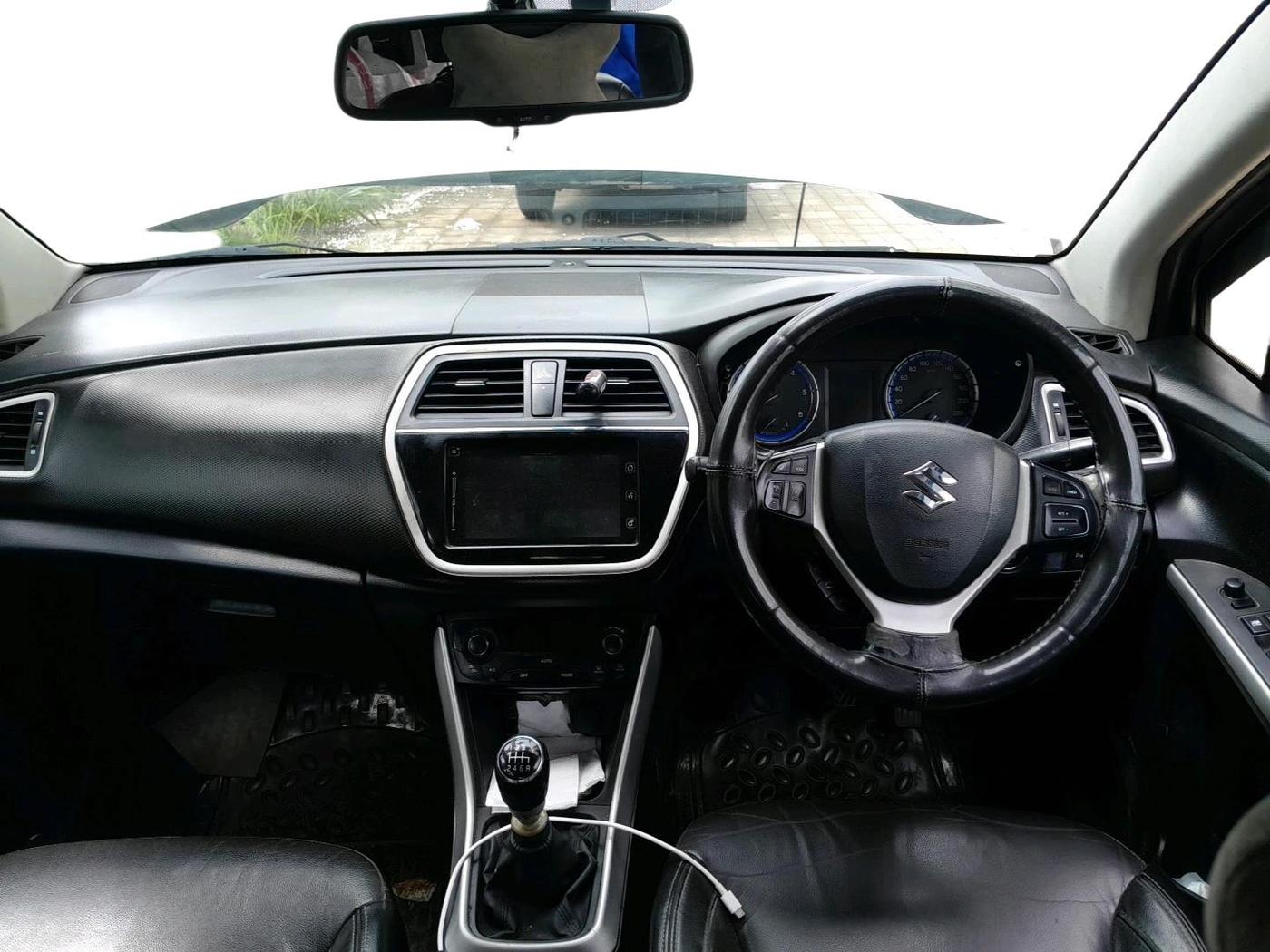 2015 Maruti S Cross ALPHA 1.6, Diesel, Manual, 93,470 km, interior