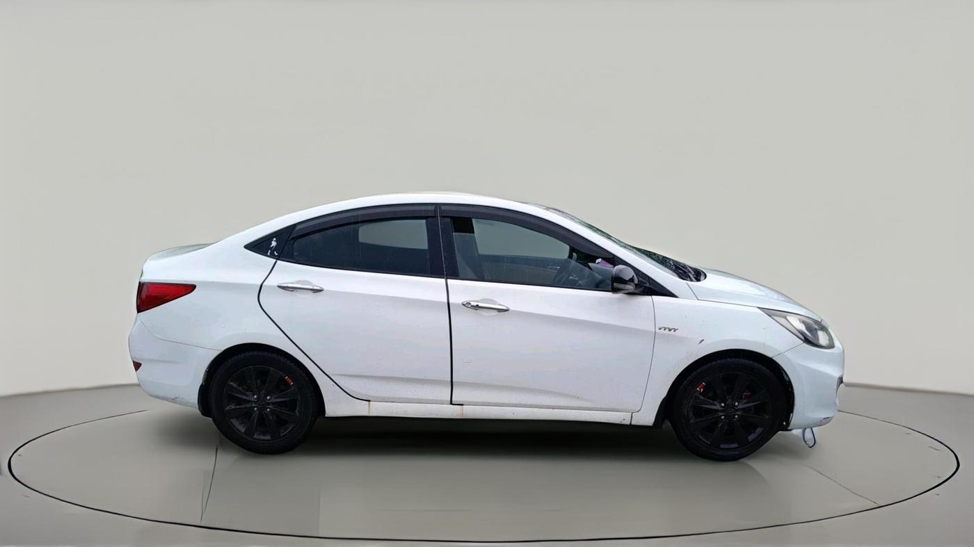 2011 Hyundai Verna FLUIDIC 1.6 VTVT SX, Petrol, Manual, 61,491 km, exterior
