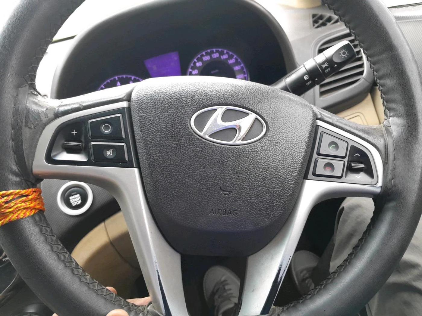 2011 Hyundai Verna FLUIDIC 1.6 VTVT SX, Petrol, Manual, 61,491 km, interior