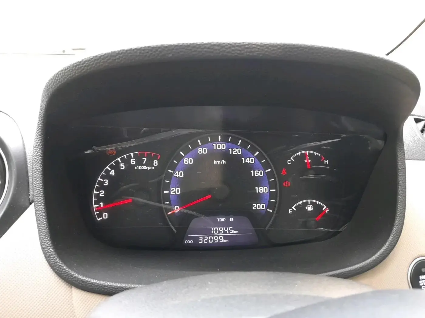 2014 Hyundai Xcent SX 1.2 (O), Petrol, Manual, 32,099 km, interior