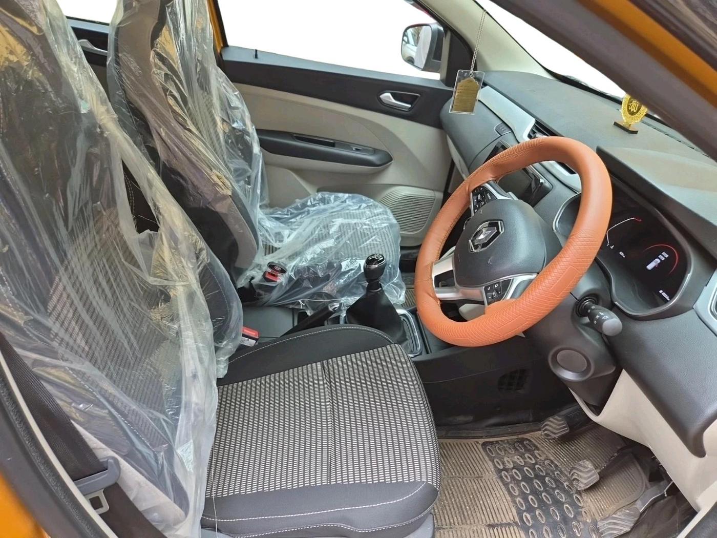2024 Renault TRIBER RXZ, Petrol, Manual, 4,034 km, interior