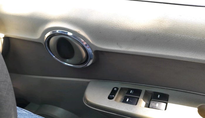 2013 Mahindra Quanto C8, Diesel, Manual, 99,617 km, interior