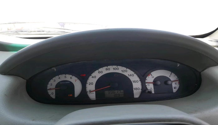 2013 Mahindra Quanto C8, Diesel, Manual, 99,617 km, interior