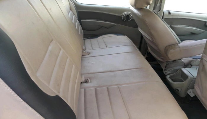 2013 Mahindra Quanto C8, Diesel, Manual, 99,617 km, interior