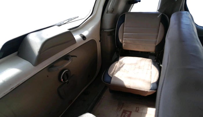 2013 Mahindra Quanto C8, Diesel, Manual, 99,617 km, interior