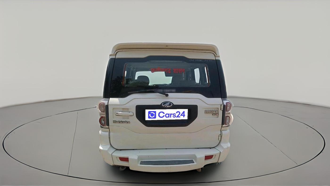 2016 Mahindra Scorpio S6 PLUS, Diesel, Manual, 2,11,360 km, exterior