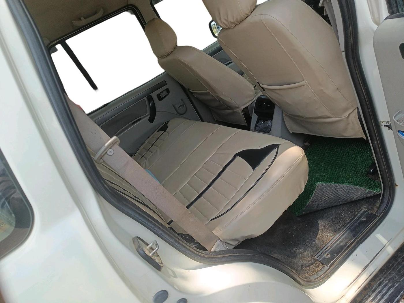 2016 Mahindra Scorpio S6 PLUS, Diesel, Manual, 2,11,360 km, interior