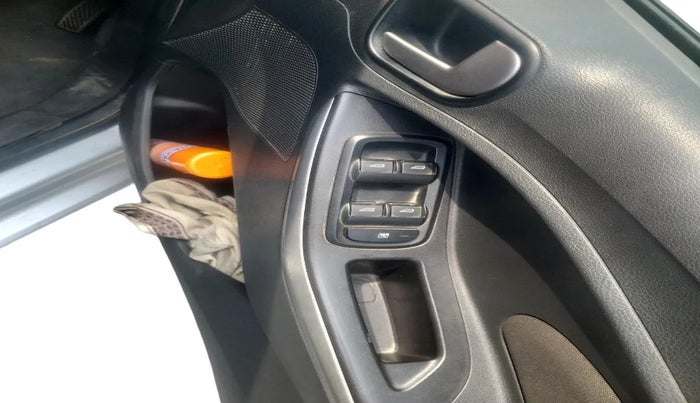 2016 Ford New Figo TREND 1.2 PETROL, Petrol, Manual, 35,401 km, interior