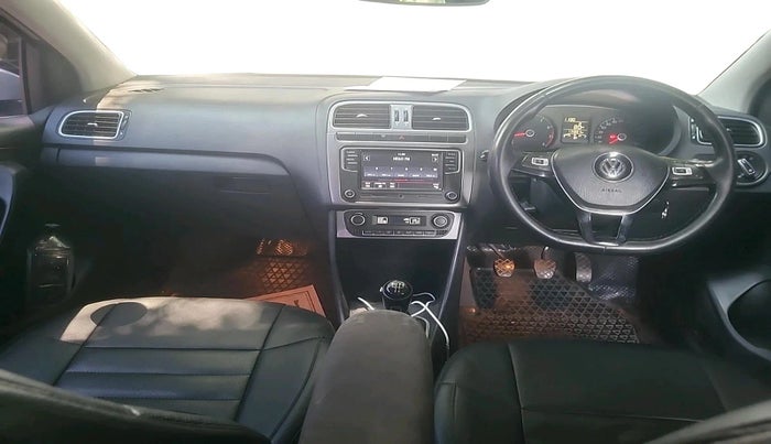 2018 Volkswagen Polo HIGHLINE PLUS 1.2(16 ALLOY, Petrol, Manual, 1,14,331 km, interior