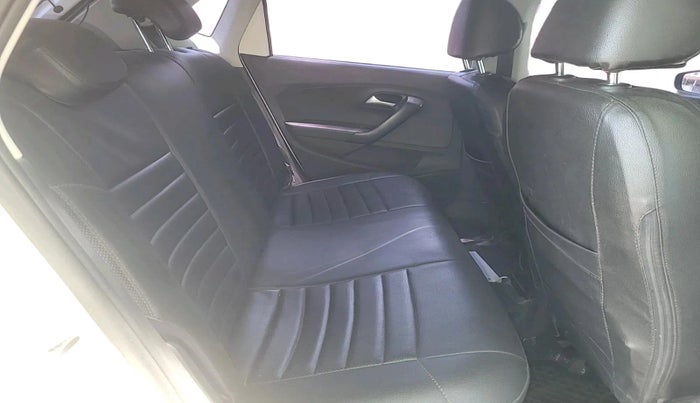 2018 Volkswagen Polo HIGHLINE PLUS 1.2(16 ALLOY, Petrol, Manual, 1,14,331 km, interior