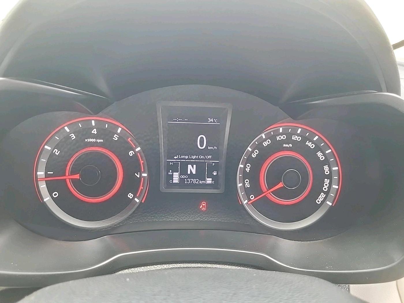 2023 Mahindra XUV300 W6 1.2 PETROL AMT, Petrol, Automatic, 13,782 km, interior