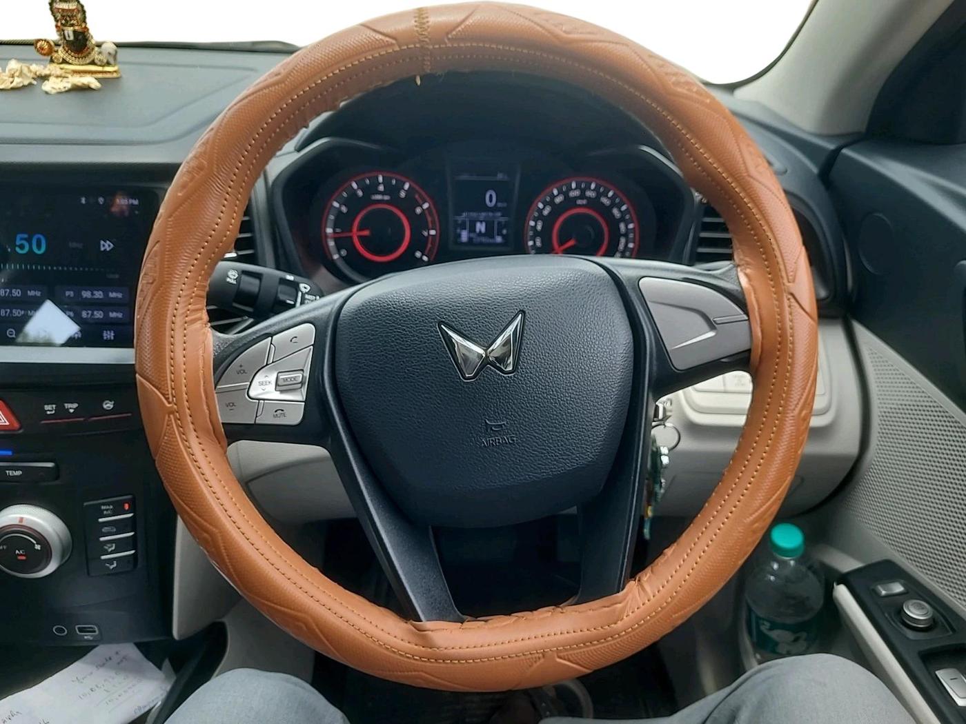 2023 Mahindra XUV300 W6 1.2 PETROL AMT, Petrol, Automatic, 13,782 km, interior