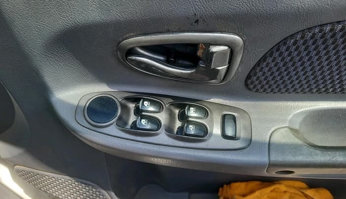 2004 Hyundai Accent CRDI, Diesel, Manual, 1,78,212 km, interior