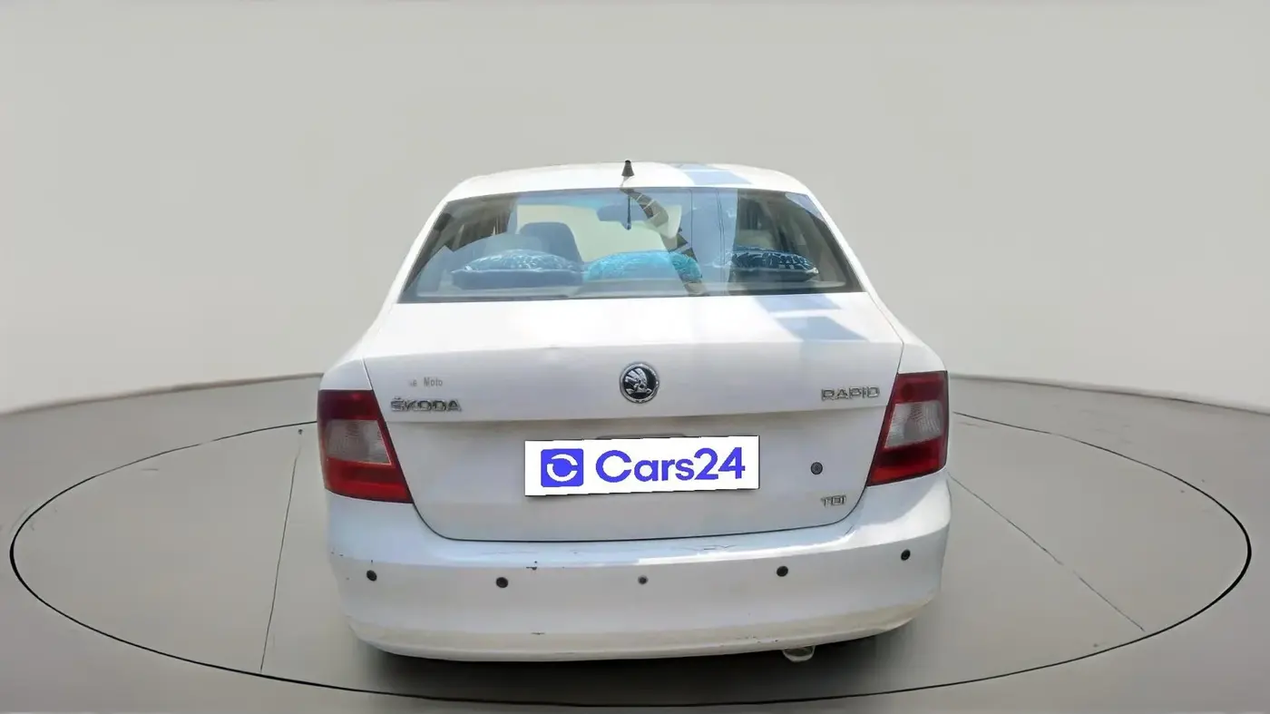 2014 Skoda Rapid AMBITION 1.6 TDI CR MT PLUS, Diesel, Manual, 1,26,022 km, exterior