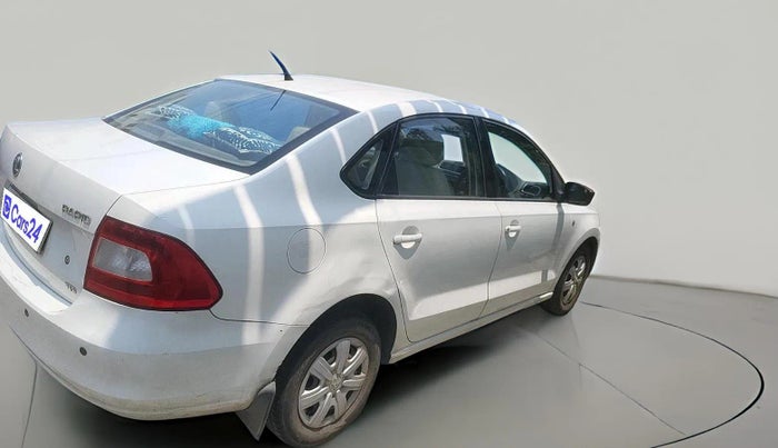 2014 Skoda Rapid AMBITION 1.6 TDI CR MT PLUS, Diesel, Manual, 1,26,022 km, exterior