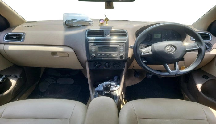 2014 Skoda Rapid AMBITION 1.6 TDI CR MT PLUS, Diesel, Manual, 1,26,022 km, interior