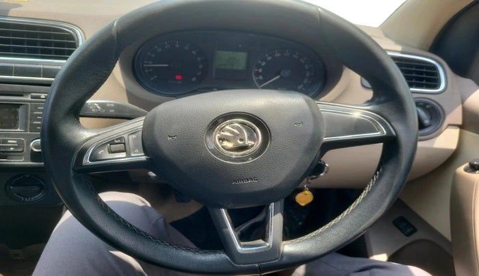 2014 Skoda Rapid AMBITION 1.6 TDI CR MT PLUS, Diesel, Manual, 1,26,022 km, interior