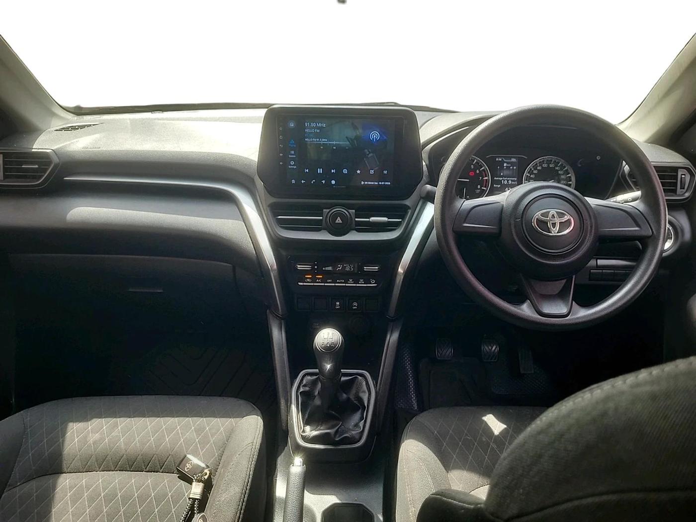 2025 Toyota URBAN CRUISER HYRYDER E NEO DRIVE, Petrol, Manual, 25,838 km, interior