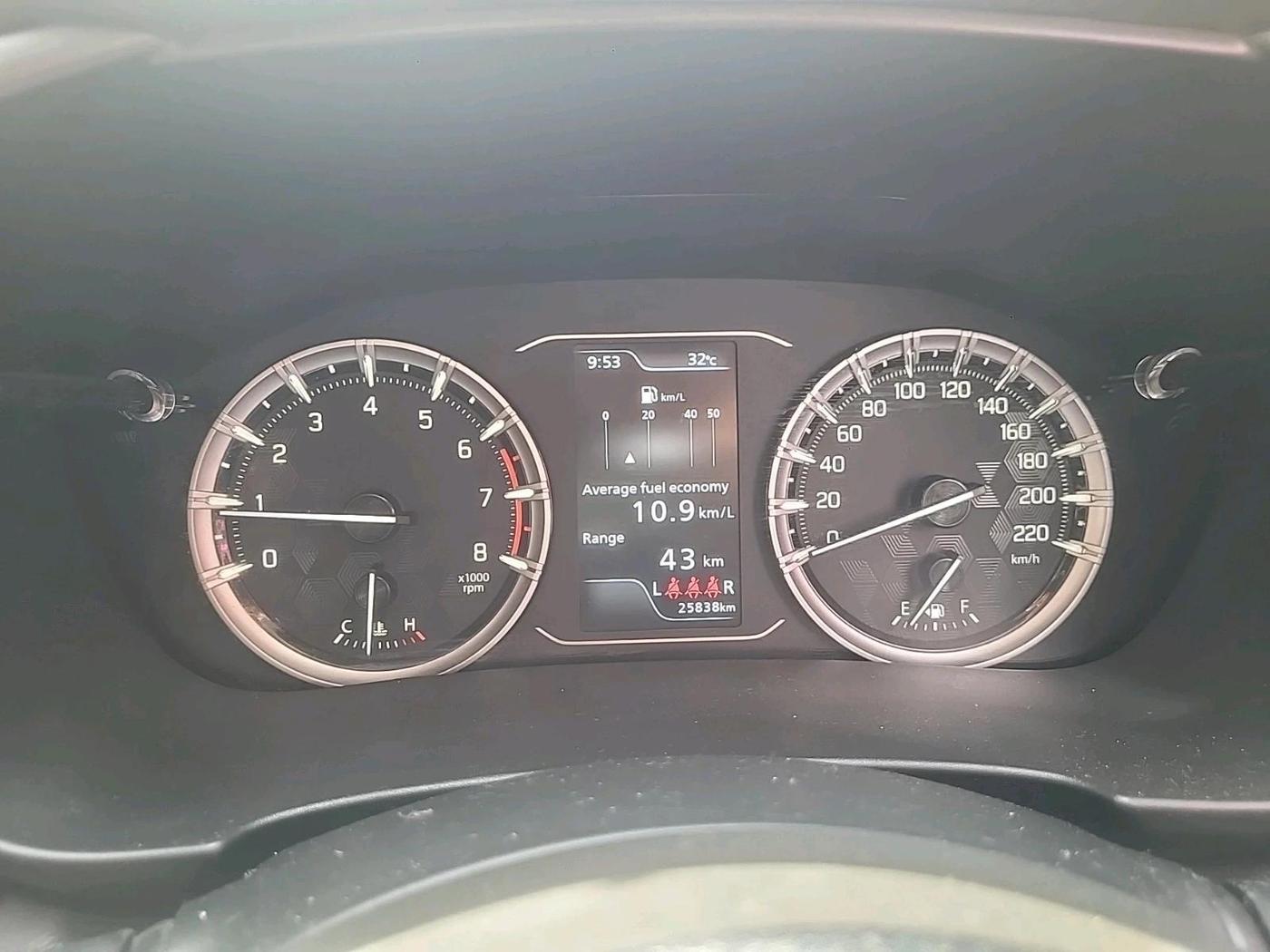 2025 Toyota URBAN CRUISER HYRYDER E NEO DRIVE, Petrol, Manual, 25,838 km, interior