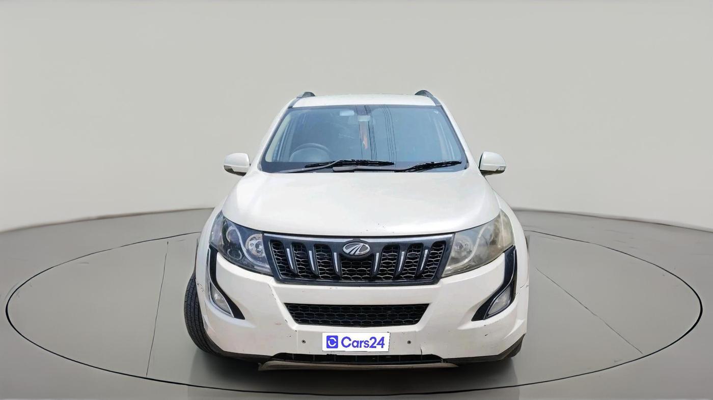 2016 Mahindra XUV500 W6, Diesel, Manual, 1,80,564 km, exterior