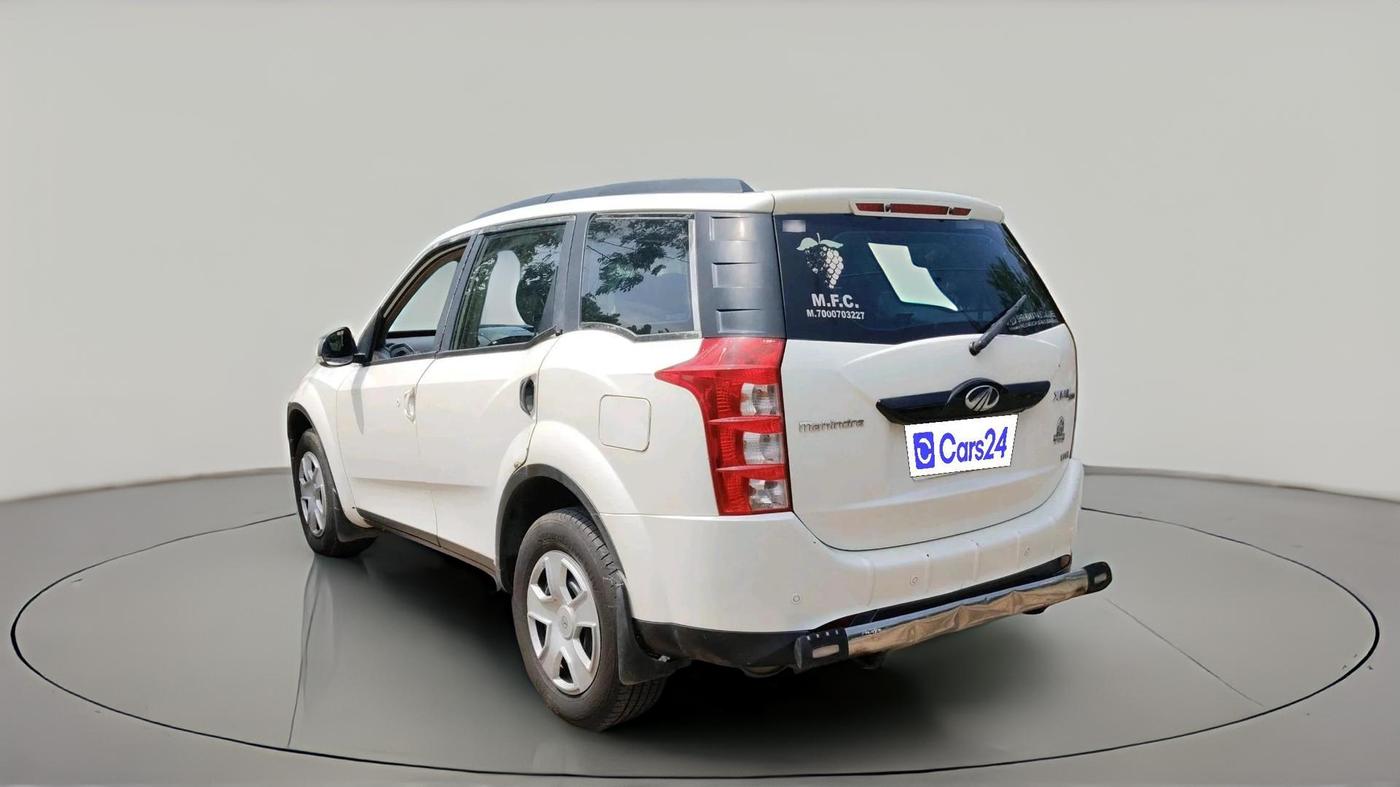 2016 Mahindra XUV500 W6, Diesel, Manual, 1,80,564 km, exterior
