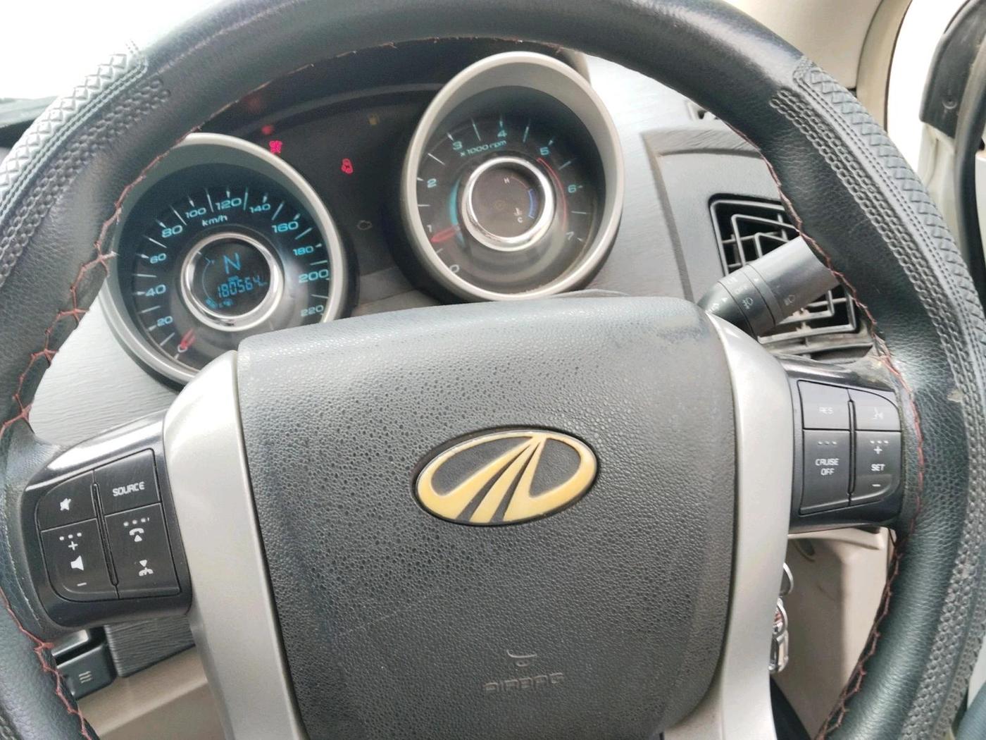 2016 Mahindra XUV500 W6, Diesel, Manual, 1,80,564 km, interior