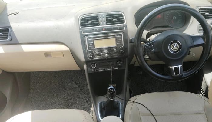 2014 Volkswagen Vento HIGHLINE DIESEL 1.6, Diesel, Manual, 1,27,865 km, interior