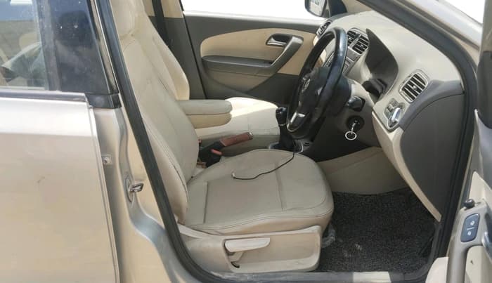 2014 Volkswagen Vento HIGHLINE DIESEL 1.6, Diesel, Manual, 1,27,865 km, interior