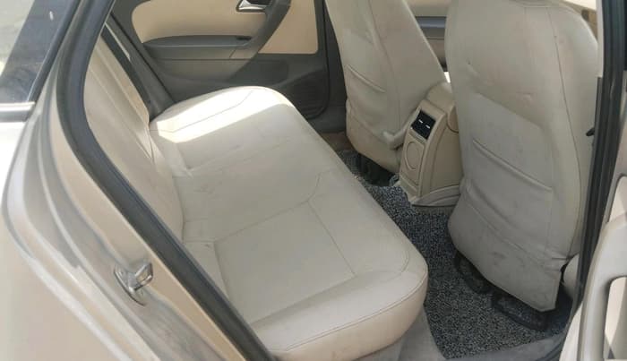 2014 Volkswagen Vento HIGHLINE DIESEL 1.6, Diesel, Manual, 1,27,865 km, interior