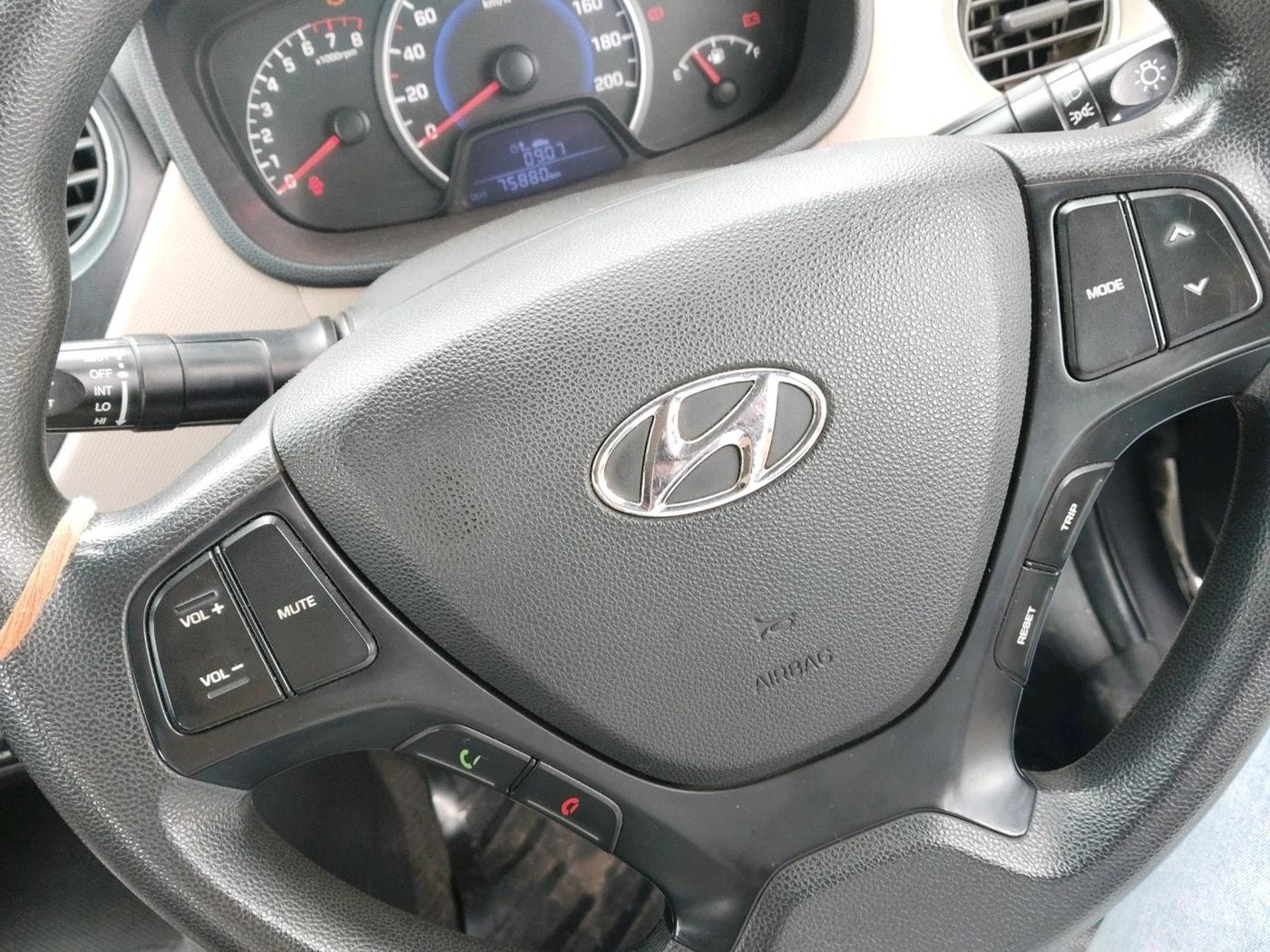 2016 Hyundai Grand i10 SPORTZ 1.2 KAPPA VTVT, Petrol, Manual, 75,880 km, interior
