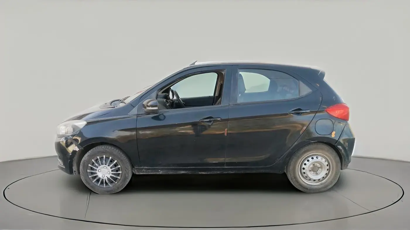 2017 Tata Tiago XZ PETROL, CNG, Manual, 1,11,656 km, exterior
