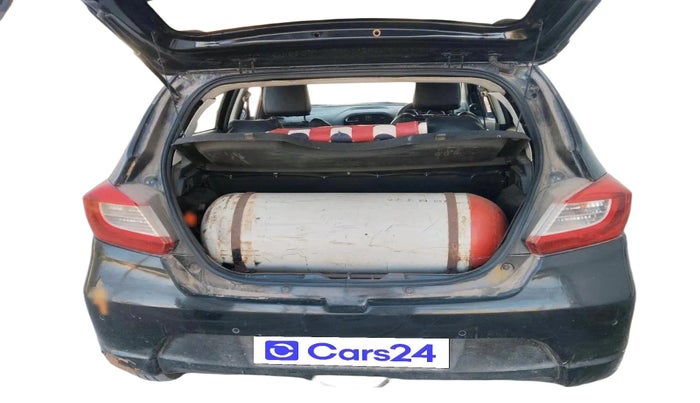 2017 Tata Tiago XZ PETROL, CNG, Manual, 1,11,656 km, exterior