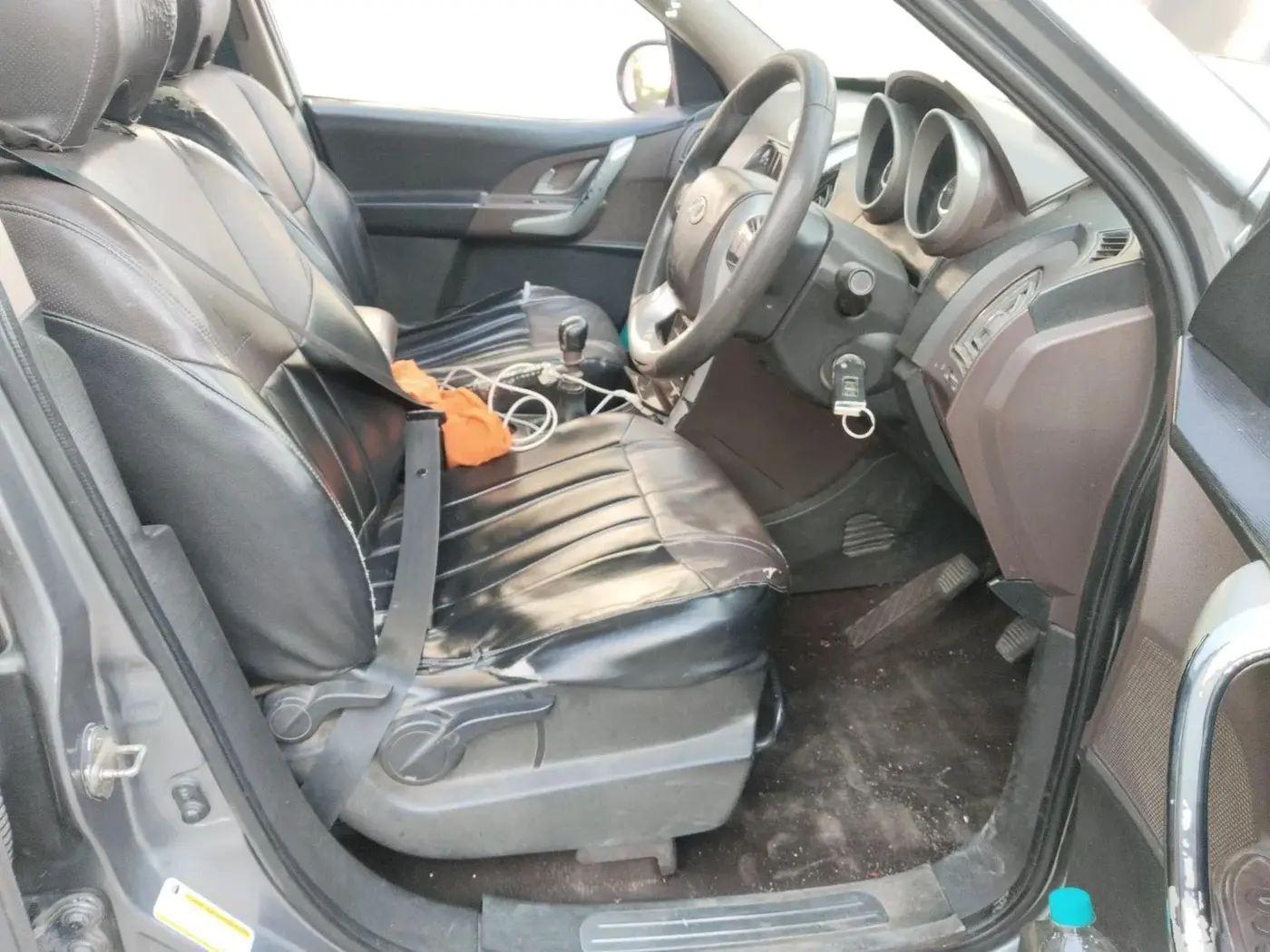 2012 Mahindra XUV500 W6, Diesel, Manual, 3,19,955 km, interior