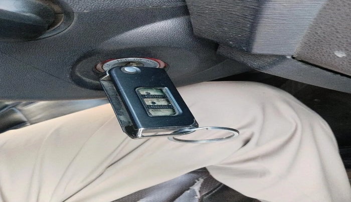 2012 Mahindra XUV500 W6, Diesel, Manual, 3,19,955 km, interior