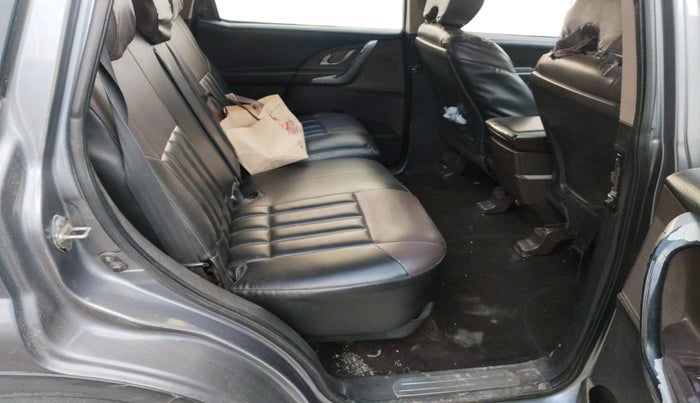 2012 Mahindra XUV500 W6, Diesel, Manual, 3,19,955 km, interior