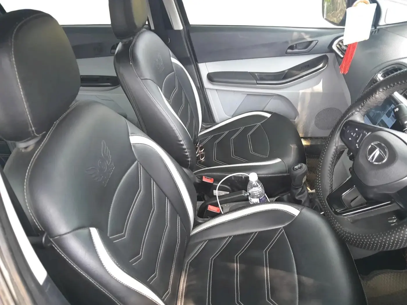 2022 Tata Tiago XT CNG, CNG, Manual, 33,841 km, interior