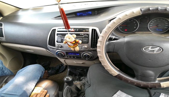 2013 Hyundai i20 MAGNA 1.2, Petrol, Manual, 31,046 km, interior