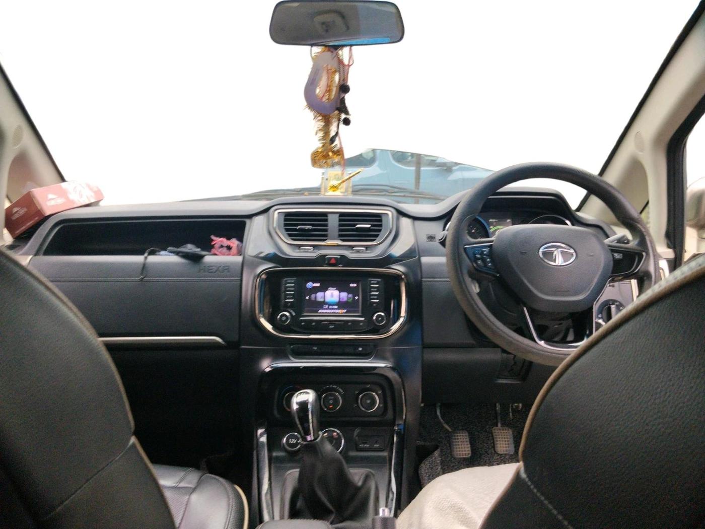 2018 Tata Hexa XM 4X2 7 STR, Diesel, Manual, 1,11,978 km, interior