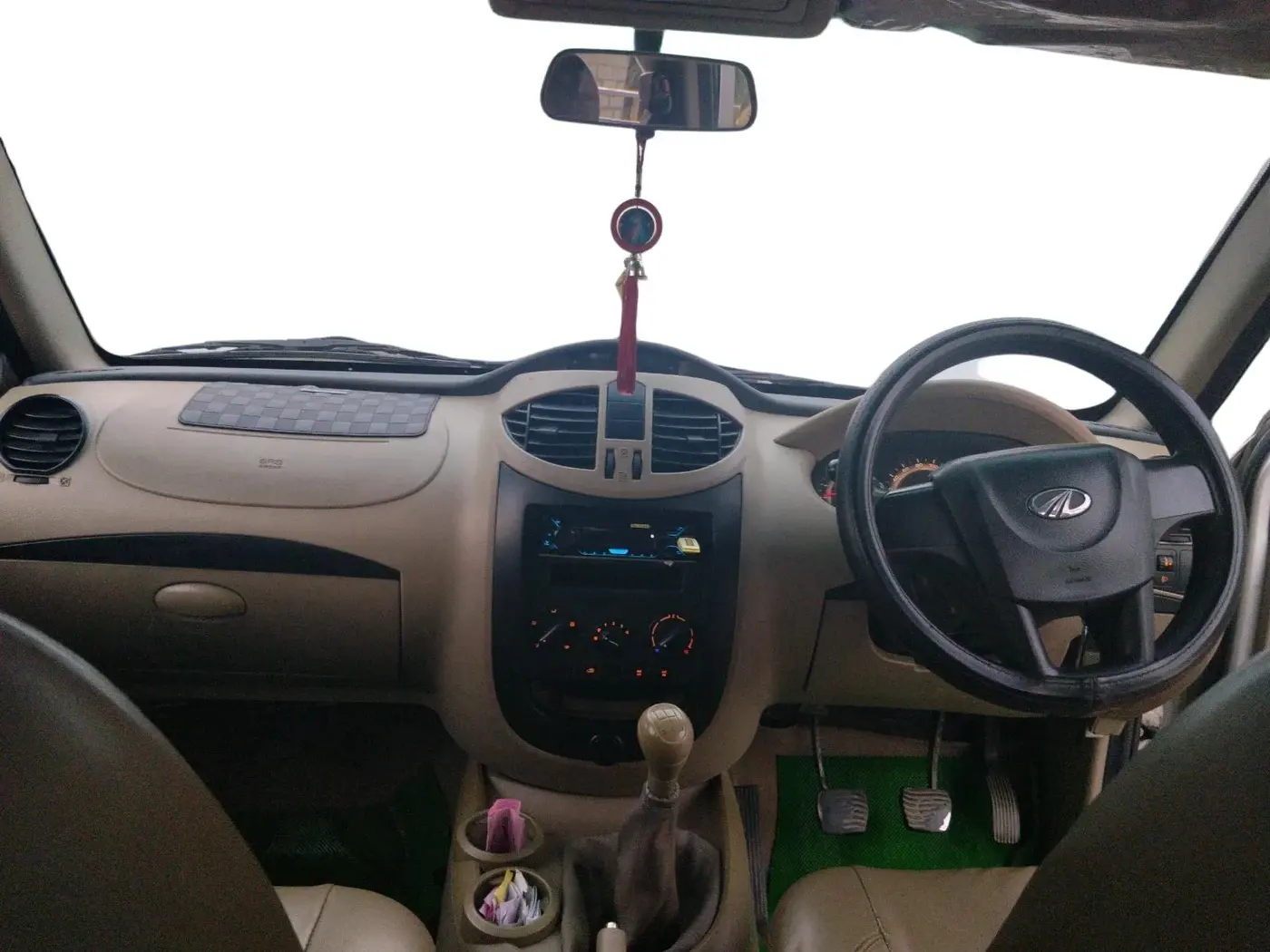 2018 Mahindra Xylo H4 BS IV, Diesel, Manual, 1,26,797 km, interior