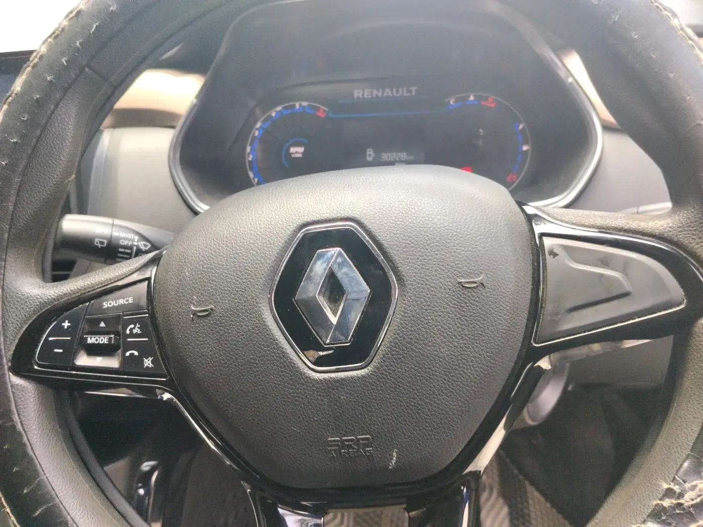 2023 Renault Kiger RXT (O) MT, Petrol, Manual, 30,228 km, interior