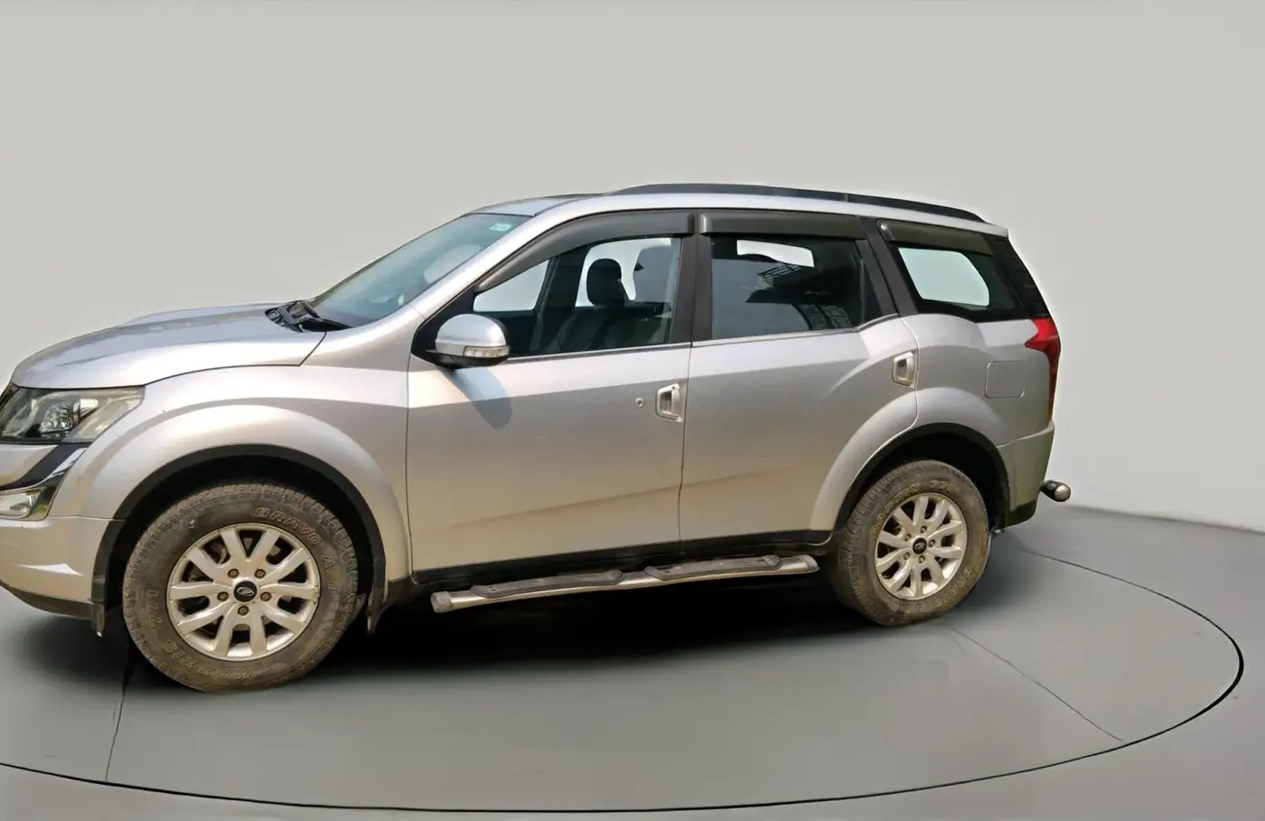 2016 Mahindra XUV500 W10, Diesel, Manual, 63,596 km, exterior