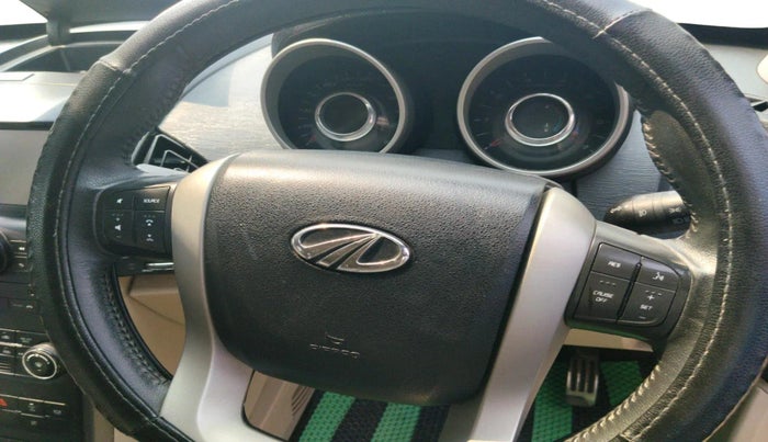 2016 Mahindra XUV500 W10, Diesel, Manual, 63,596 km, interior