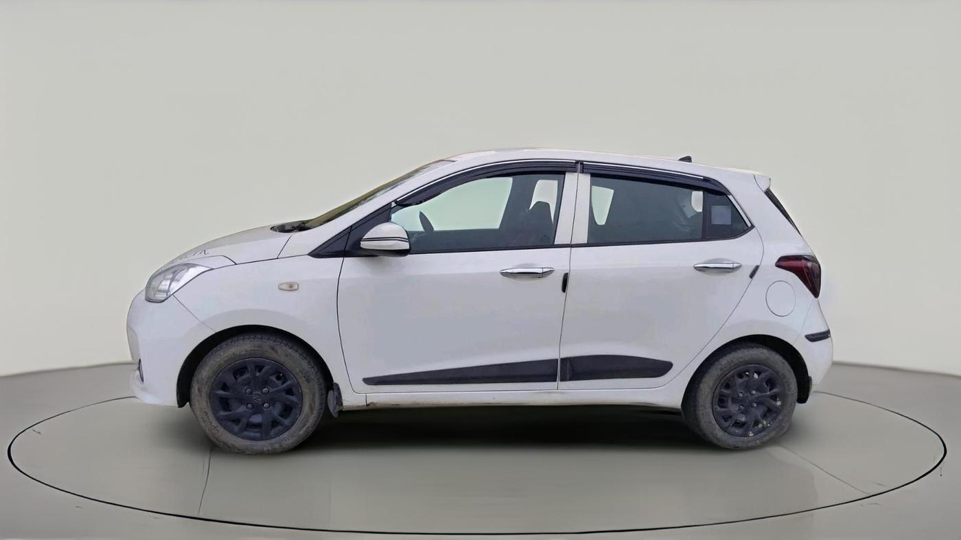 2017 Hyundai Grand i10 MAGNA 1.2 KAPPA VTVT, CNG, Manual, 1,09,896 km, exterior