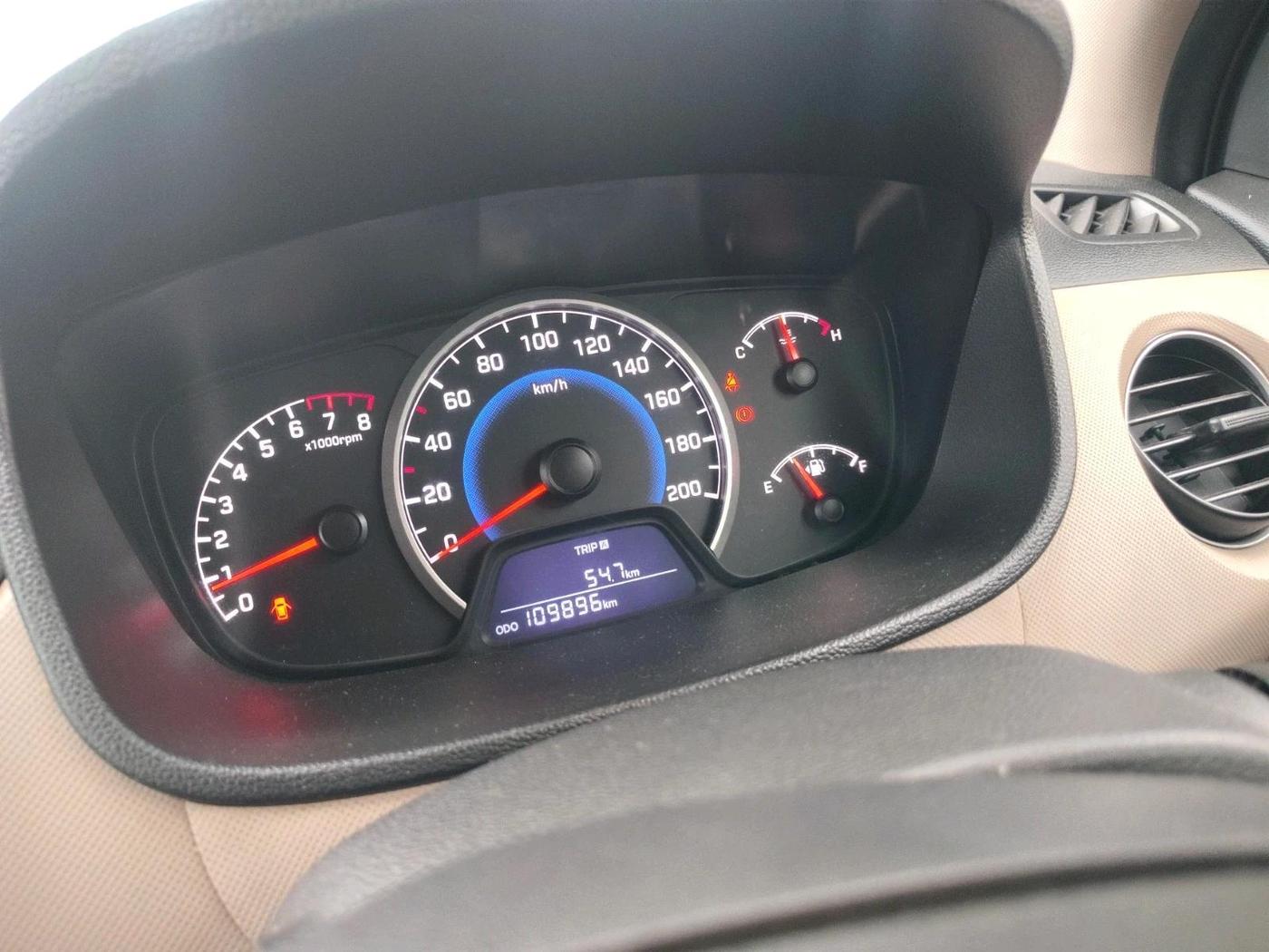 2017 Hyundai Grand i10 MAGNA 1.2 KAPPA VTVT, CNG, Manual, 1,09,896 km, interior